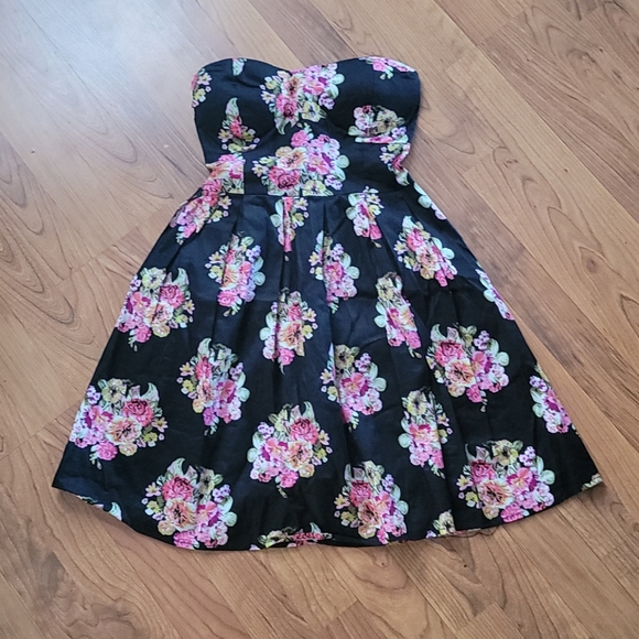 Rue21 Dresses & Skirts - Floral Dress